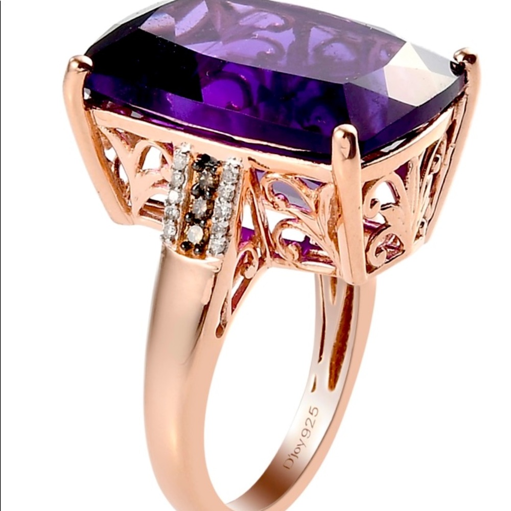 Beautiful Amethyst Ring - Picture 2 of 10